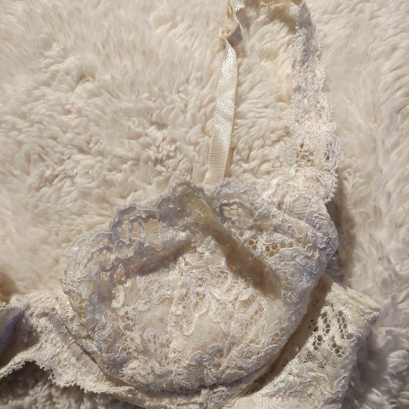 Exilia Ivory Lightly Padded Lace Made in Italy 36A - Picture 3 of 16